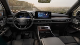 2026 Lincoln Lincoln Aviator Internal Image 2